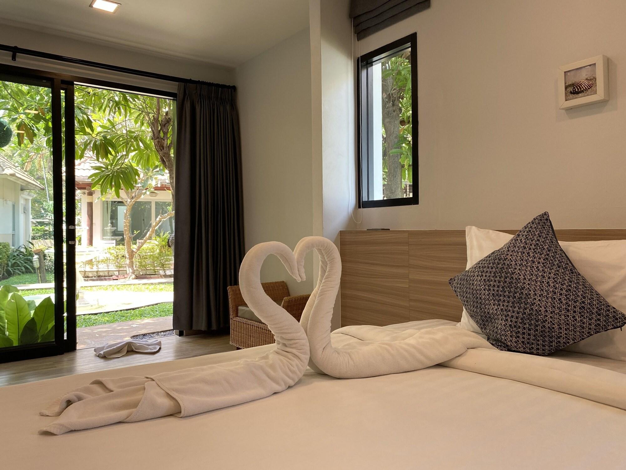 Chez Nous Boutique Resort Haad Chao Samran Exterior photo