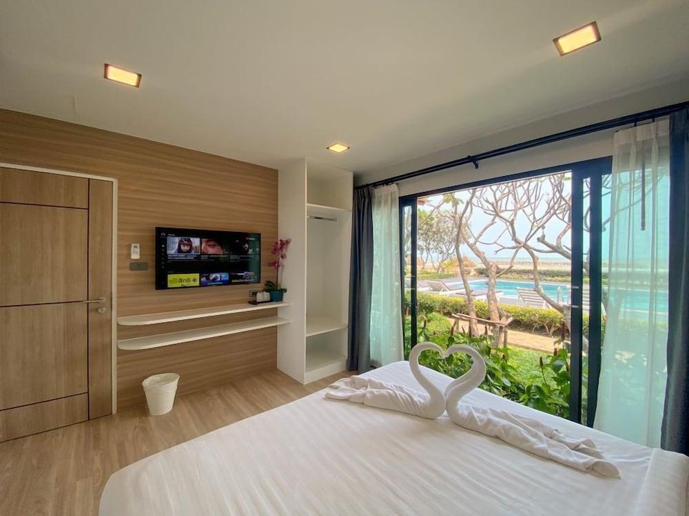 Chez Nous Boutique Resort Haad Chao Samran Exterior photo