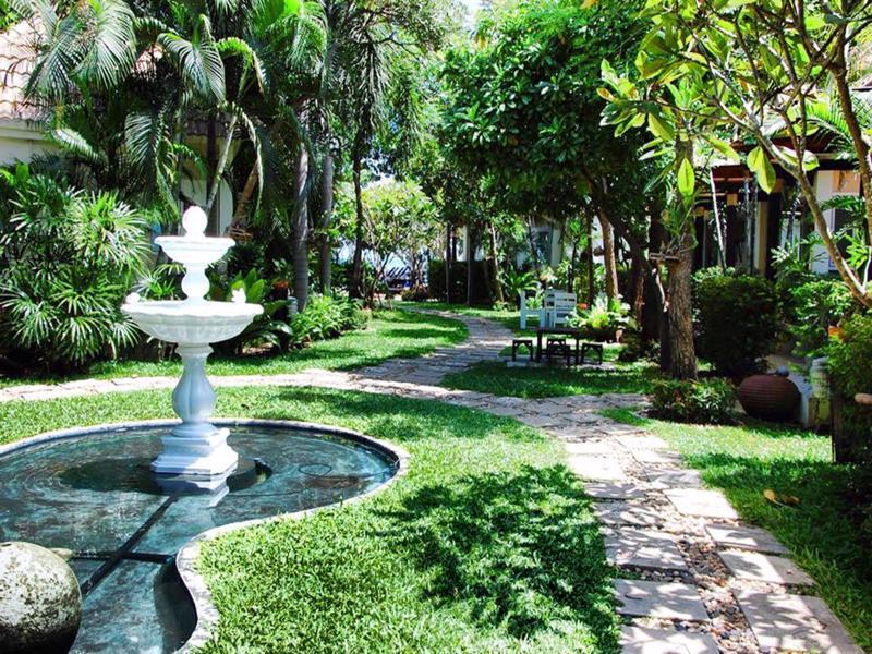 Chez Nous Boutique Resort Haad Chao Samran Exterior photo
