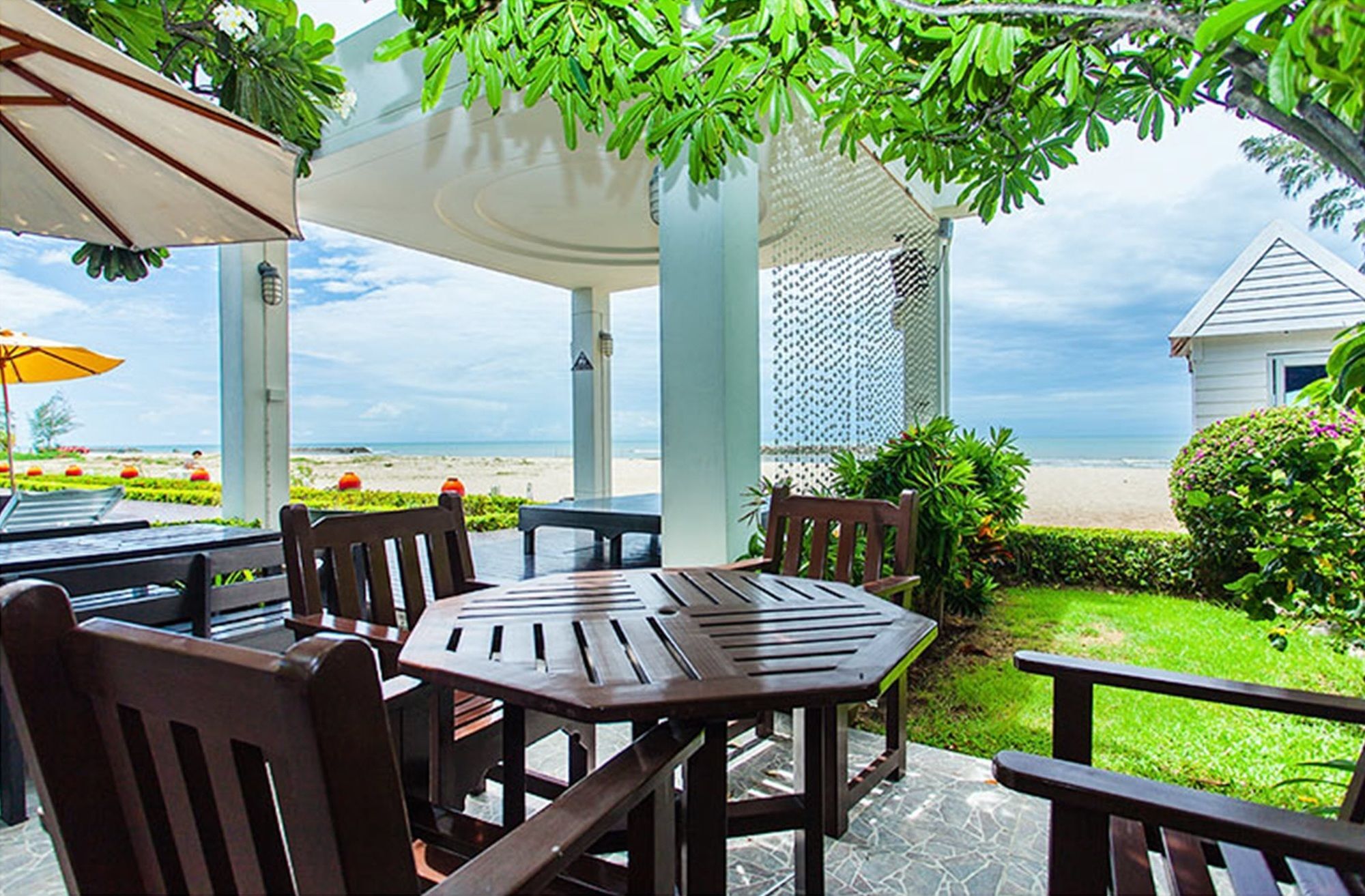 Chez Nous Boutique Resort Haad Chao Samran Exterior photo